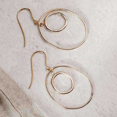 Oval earrings gold